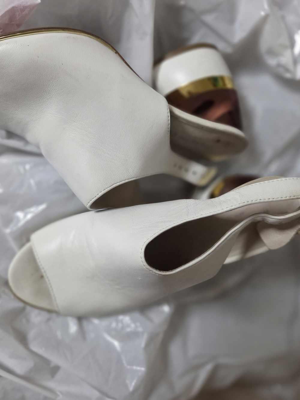 Kenneth Cole White Peep-Toe Heels with Gold Accent
